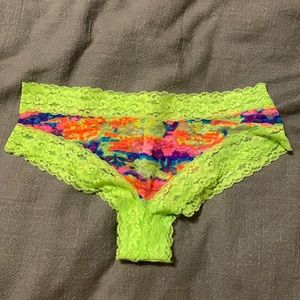NWOT Victoria’s Secret Pink Lace Cheeky Small